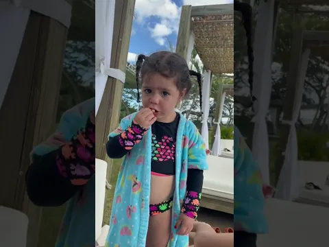 A ANTONELLA PASSOU UM DIA NO PARQUE AQUÁTICO