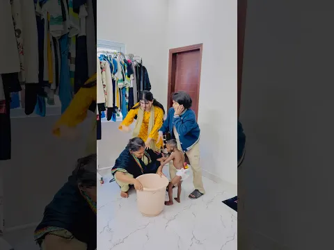 Bony ko thund ma nehla deya😳😂#trendingshorts #unfrezzmyaccount #viralvideo #chotaalivlogs
