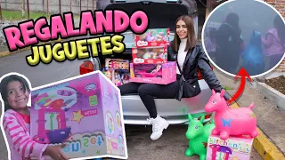 REGALANDO JUGUETES EN LA CALLE! PT. 6