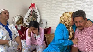 عزيزة تفكرات أمها🥺بكاتنا معها
