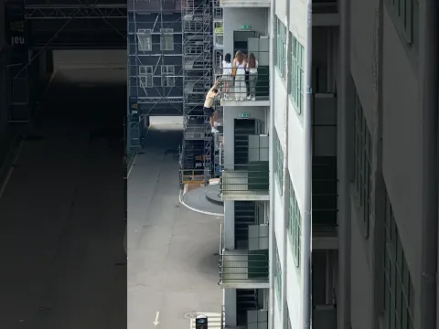 Down 5 stories in less than 10 seconds #parkour