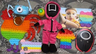 Seru Berburu Boneka Squid Game, Pop It, Bubble Camera,Dalgona Candy, Topeng Nyangkut di Pohon