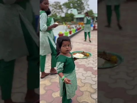 #Gargi school re chicken khauchi dekhantu