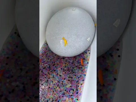 the last pop is so big!! those orbeeze went everywere !! #balloon #orbeez #relaxing #satisfying