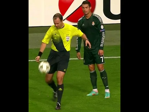 When Referee Plays Better Than Players 😳