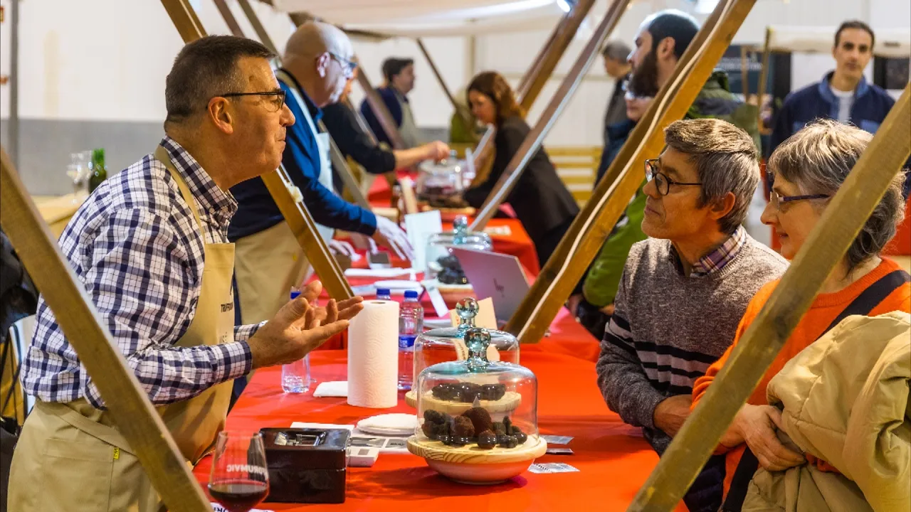 Vic es consolida com a capital de la tòfona amb la vuitena edició del Trufforum