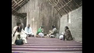 Breakfast Darshan in the hut, 30 Nov. 1999
