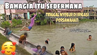 Serunya mandi di irigasi || anak-anak mandi di saluran irigasi