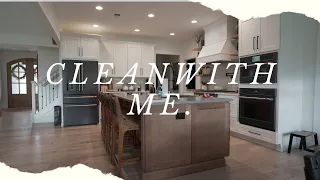 Extreme Decluttering and Deep Cleaning After the Holidays: A Clean With Me Video!