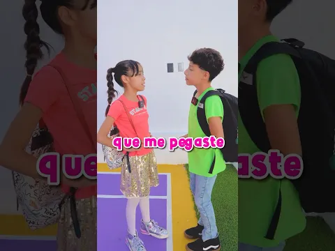 Hay una niña peleonera en su escuela? 🤣