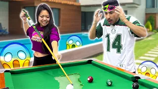 AYUMI RASGOU A MESA DE SINUCA