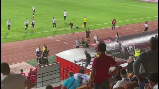Momente tensioni në fund të takimit Dinamo-Laçi