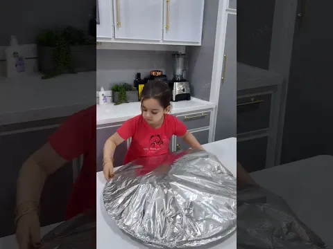 تجربة غريبة من أصغر طباخة على اليوتيوب