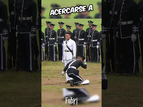 Este Militar Le Hizo Un Gran Favor A Su Compañero.