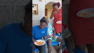 because of his wife he pours his food on me🤣🤣🤣🤣