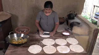 It is a popular breakfast dish ❤ Potato stuffed Paratha prepared in my village home