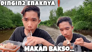 RIKO MAKAN BAKSO❗ DISUASANA DINGINNYA HUTAN❗