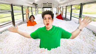 Llené Mi Autobús Escolar Con Cacahuates De Embalaje