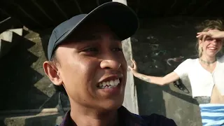 NGAJAK KENALAN CEWEK BULE EH GUA DIAJAK JALAN !!