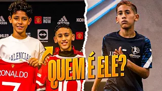 QUEM É esse garoto apresentado no UNITED ao lado de CRISTIANO RONALDO JR? Ele joga muita bola !!!