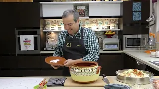 Свинско с кисело зеле изпечено в глинен гювеч