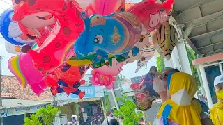 Nganterin Bayi Berburu Balon Karakter | dzakira salsabila