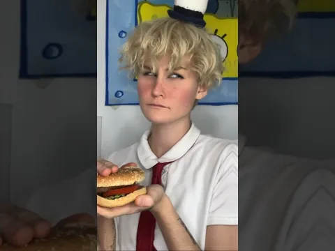Serving crab meat in Krusty Krab ?! #cosplay