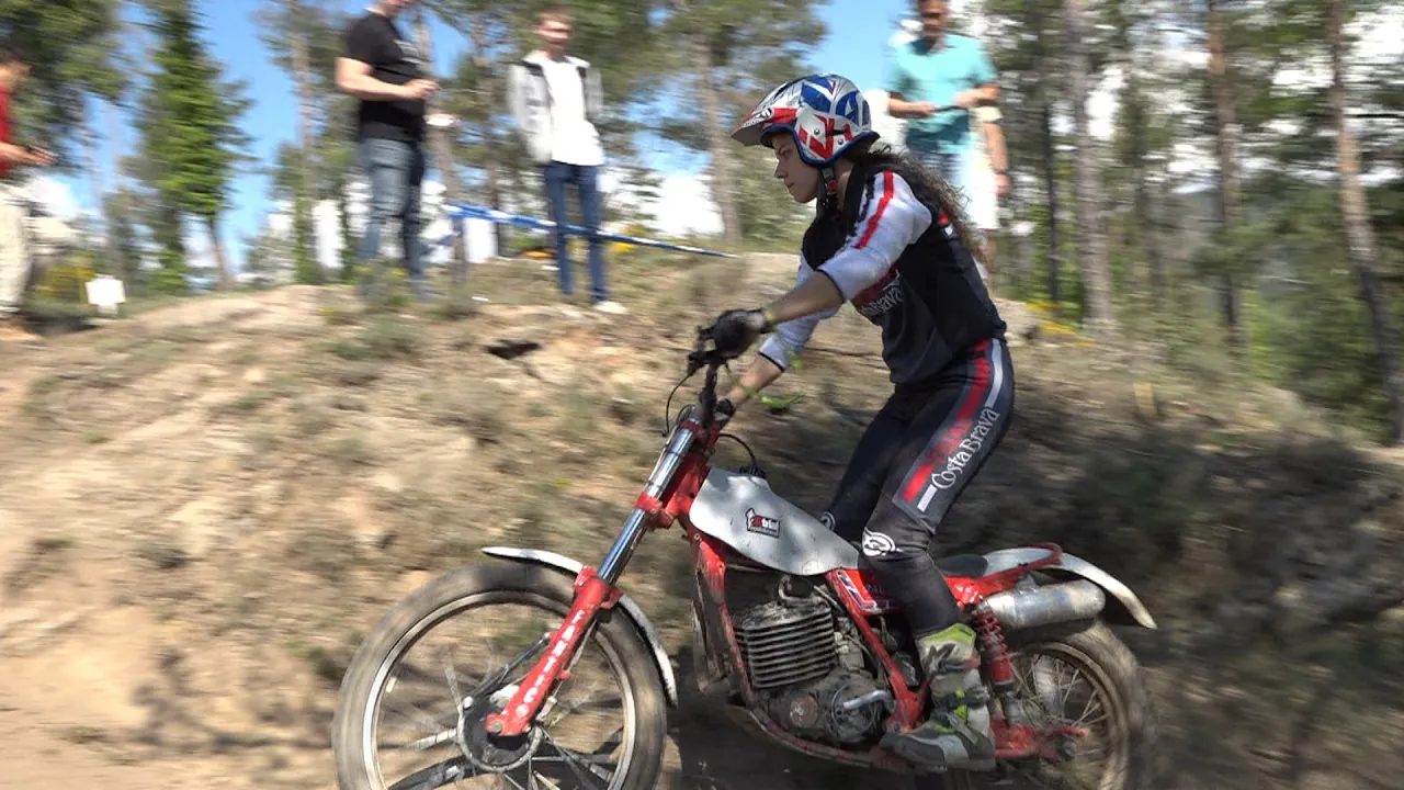 Més de 180 pilots al Trial de Clàssiques d’Alpens, que suma campionats de Catalunya i Espanya