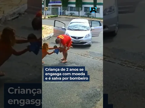 Criança de 2 anos se engasga com moeda e é salva por bombeiro #shorts #jornaldarecord
