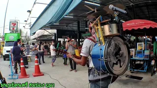 เงือกทอง-ยายสา เปิดหมวกตลาดนัดข้างวัดหนองรี สมปอง อุมา