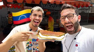 EXTRANJERO REACCIONA A LAS MEJORES COMIDAS VENEZOLANAS 🇻🇪 ft. @ArayaVlogs