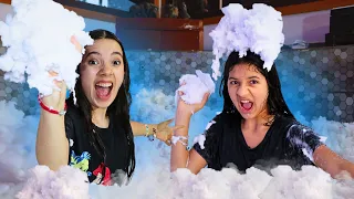 Hicimos una NUBE GIGANTE en el JACUZZI ☁️