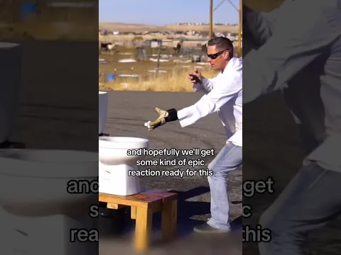 Sodium Metal + Water = 🔥 #science #experiment #scienceexperiment