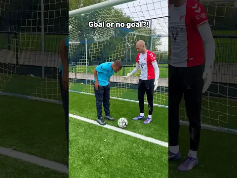 Is the VAR right?!😱#footballplayer #futbol #soccerplayer #soccer #football #futbolista #var *ad