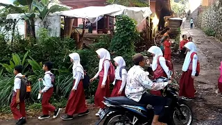 Ilahanaa  Ya Ilahanaa..  Yasir Lanaa Umuronaa.. Ilahanaa..  Yaa ilahanaa.. Mindinina wadun yanaa.. 