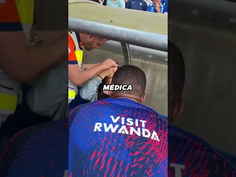 ⚽ KYLIAN MBAPPE LE ROMPIÓ LA NARIZ A UN FAN 😱🤯 | fútbol 97