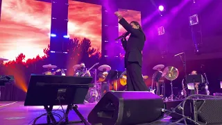 Y se volvió canción, y la noche se vistió de fiesta Bakersfield, GRACIAS