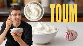 This Lebanese Garlic Sauce (Toum) Is Magic — Just 4 Ingredients & 60 Seconds