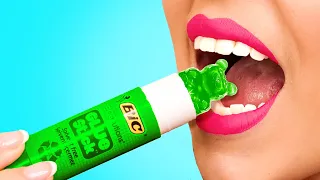 طُرق مضحكة لإدخال الطعام الفصل || معدات العودة إلى المدارس