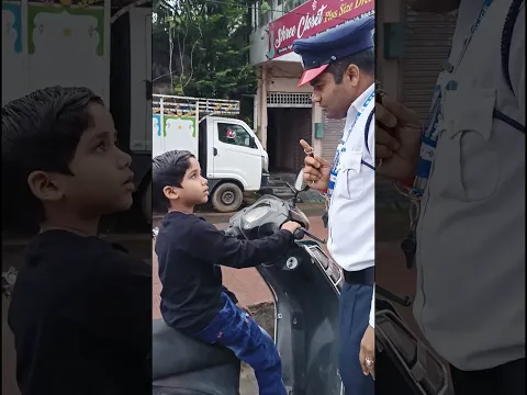 ऐसी लापरवाही कभी न करें 🙏🙏 #shorts #roadsafety #kids