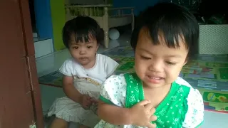 Cantiknya anak kembarku potong rambut