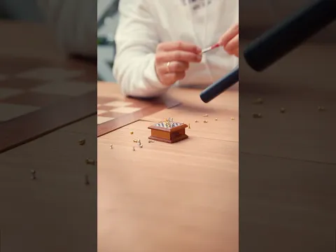 Mini Chessboard Has Magnus Carlsen Struggling