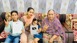 Finally  हमारा silver play button आ गया ।Thank you all 🙏🏻🎊#vlog #viralvlogs #silverplaybutton