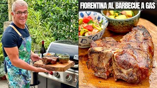 BISTECCA FIORENTINA al BARBECUE WEBER A GAS 🔥 Un INFERNO di Gusto !!! Ricetta di Chef Max Mariola