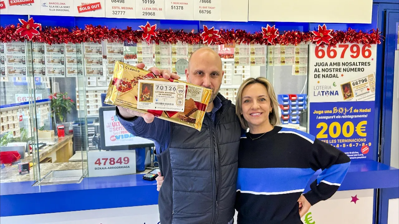 La febre per trobar el número de loteria que apareix a l’anunci d’un torró ha arribat fins a Tona