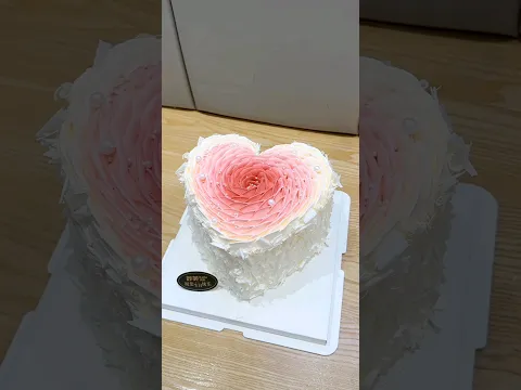 The process of making the internet celebrity gradient heart cake The gradient heart cake has #shorts