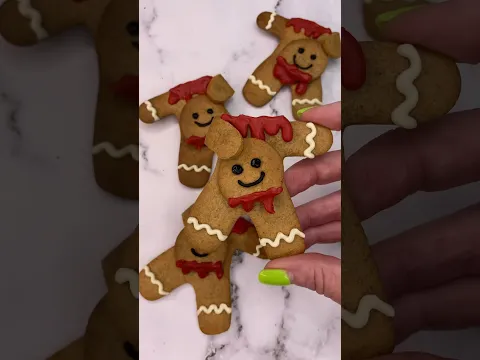 Gingerbread.. where’s ya head?🤭 #halloween #halloweentreats #spookyseason #gingerbread #bakinghacks