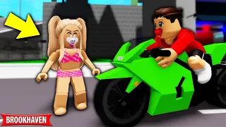 TESTEI a BEBÊ INTERESSEIRA sendo um BEBÊ RICO e ISSO ACONTECEU... BROOKHAVEN RP Roblox