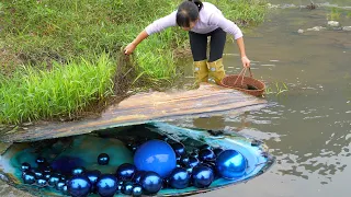 🔥An incredible discovery! The girl discovered precious pearls while fishing for clams in the wild