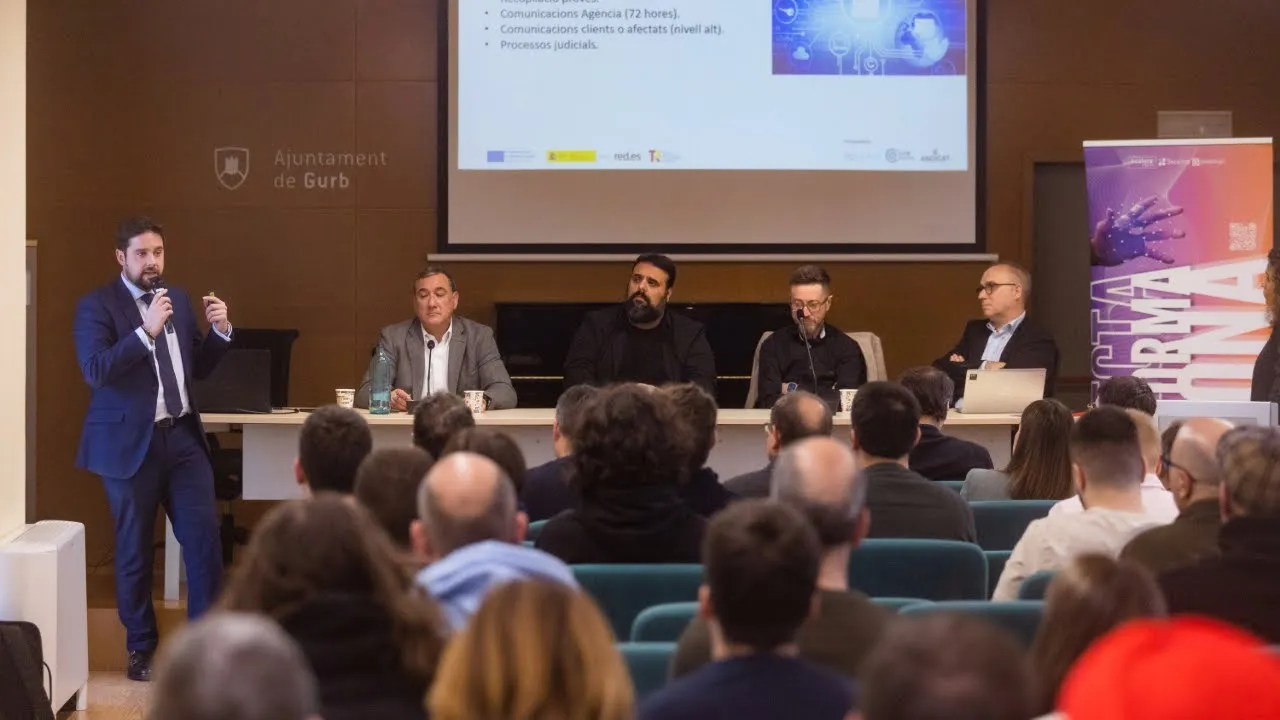 La ciberseguretat centra una jornada de treball celebrada a Gurb